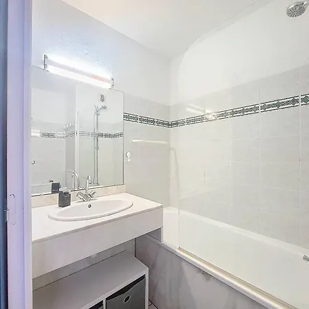 4 Pers Avec Terrasse A Boucau - Fr-1-857-53