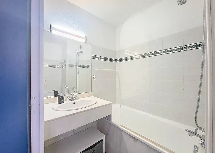 4 Pers Avec Terrasse A Boucau - Fr-1-857-53